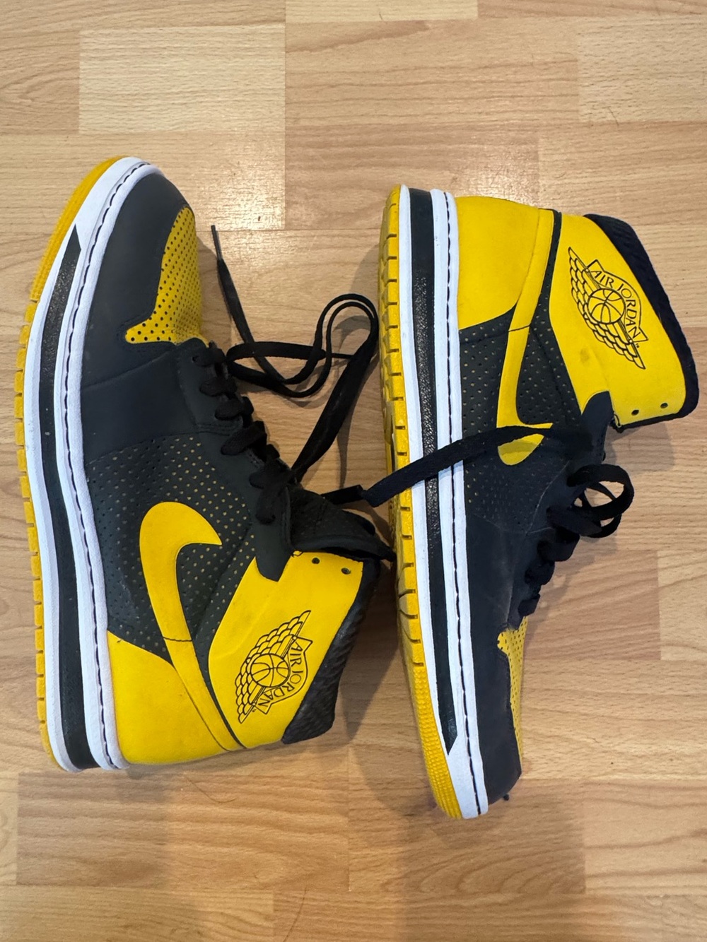 Nike Air Jordan 1 Alpha Yellow White Black